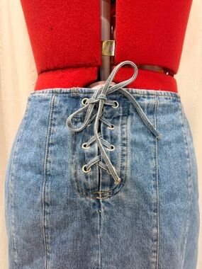 🌸 2000’s LIMITED TOO Corset Denim MIDI Skirt